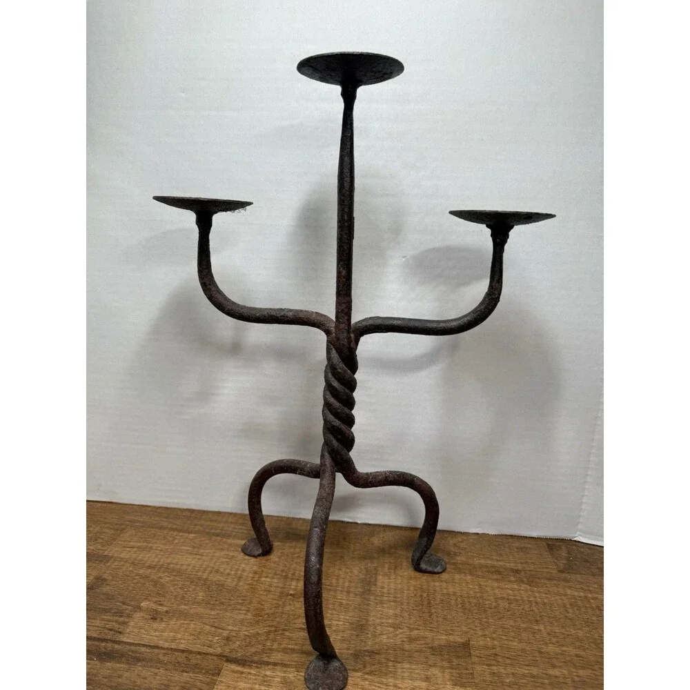 Cast iron candle stand/older, vintage, rustic, farmhouse core